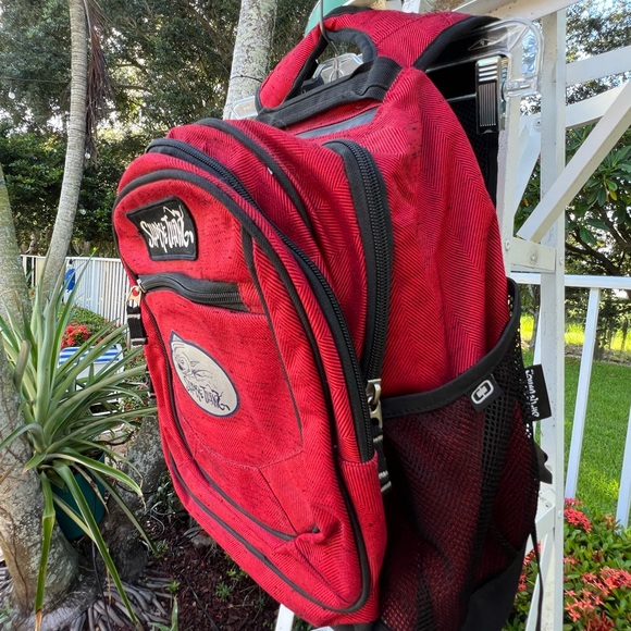 Shore Thing red/black tech backpack - Picture 2 of 13